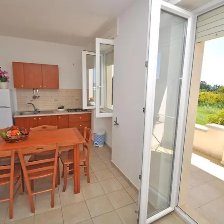 Punta Pizzo Apartment *